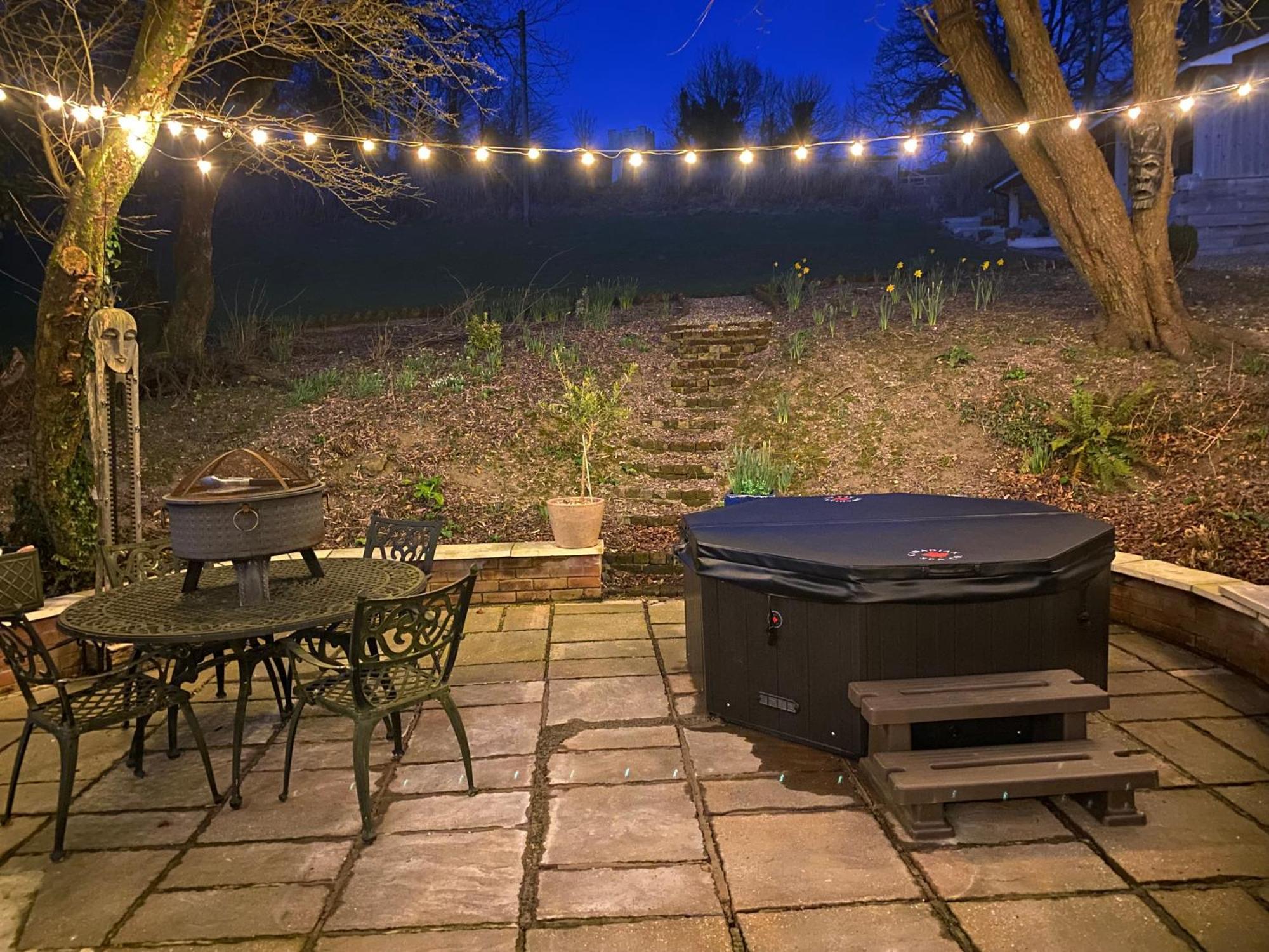 The Den, A Secluded Annex With Hot-Tub & Heating Long Bredy Exterior foto